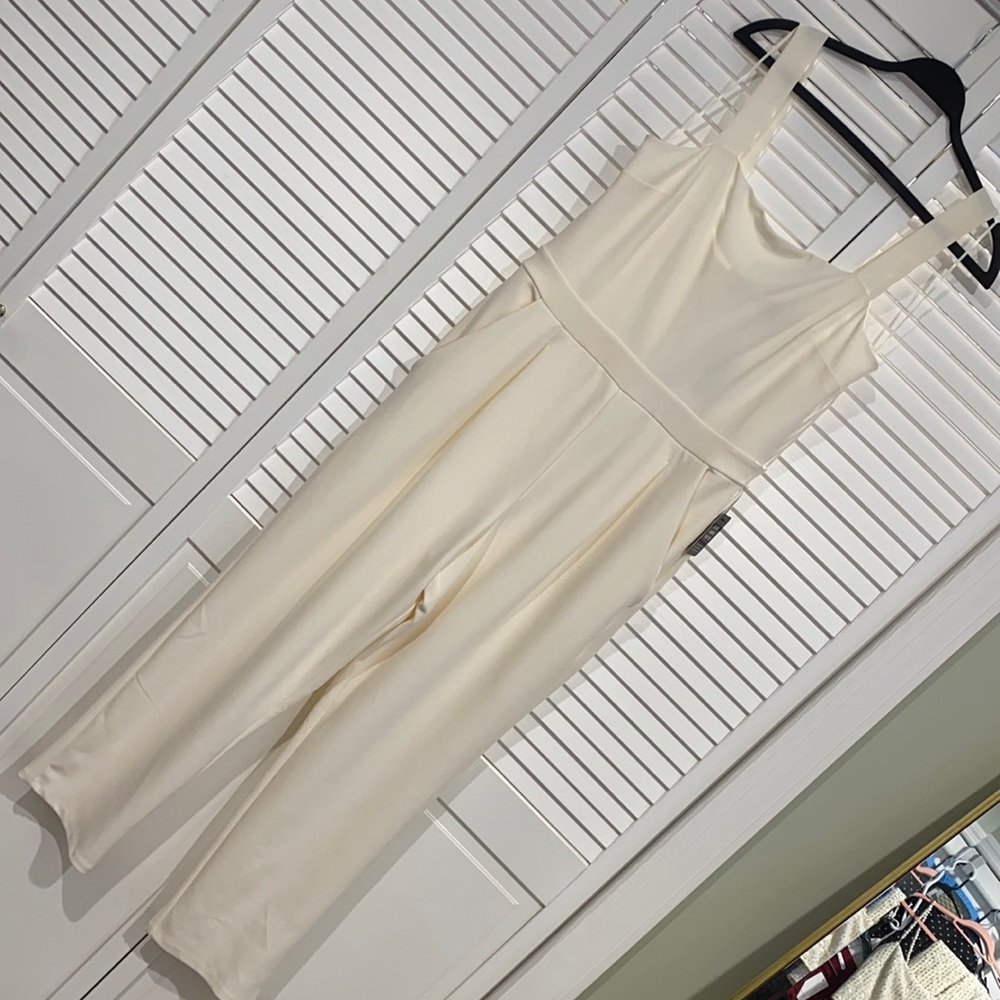 Express off white jumpsuit SZ L- NWT